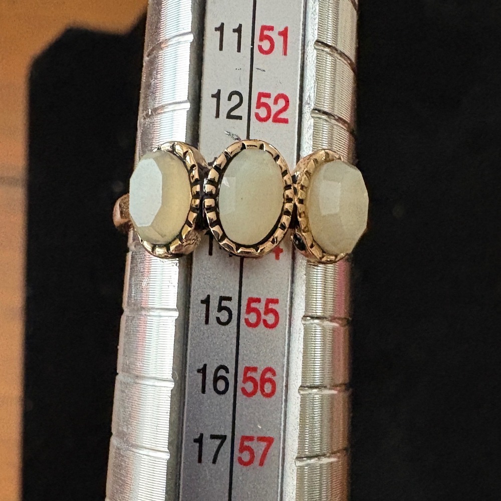 Gold Tone Three Stone Oval Faux Moonstone Ring Scalloped‎ Bezel Size 6.5